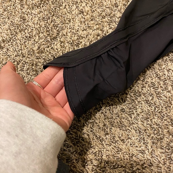 Never Worn! Lululemon crop leggings - Picture 6 of 6